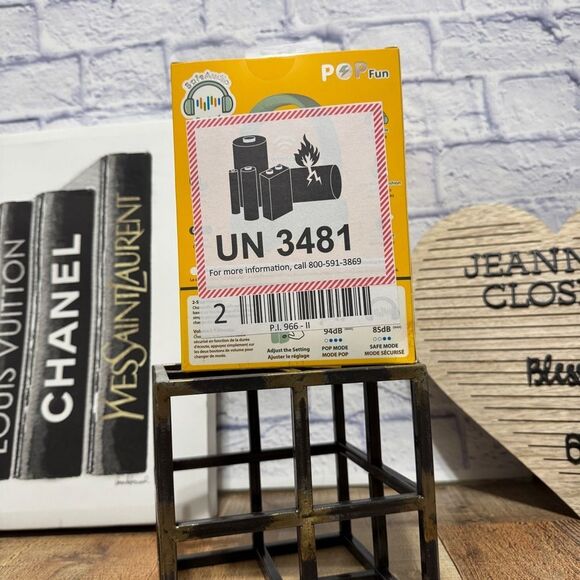 Buddy Phones Pop Fun headphones in green wireless new - Picture 6 of 8